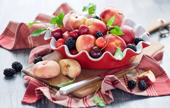 Картинка лето, вишня, ягоды, нож, доска, фрукты, натюрморт, персики