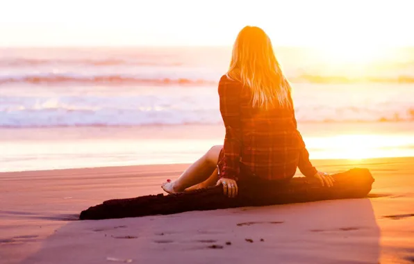 Картинка Girl, light, beach, sea, sunset, water, sun, sand