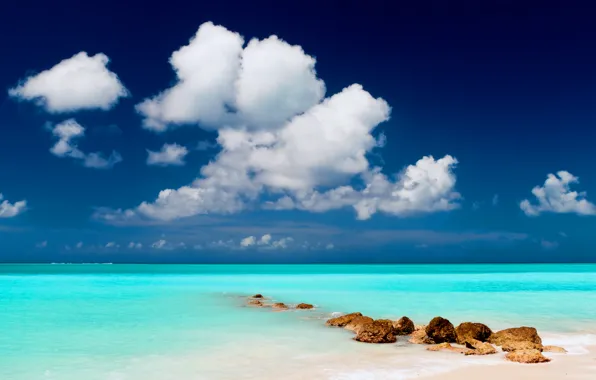Картинка песок, море, пляж, небо, вода, облака, пейзаж, тучи, природа, камни, океан, берег, остров, горизонт