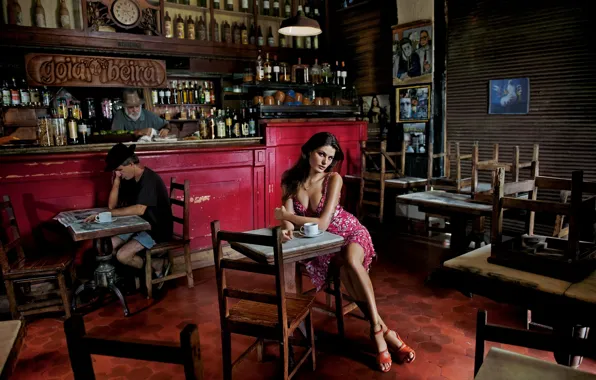 Картинка dress, bar, model, Isabeli Fontana, look, Steve McCurry, Pirelli Calendar