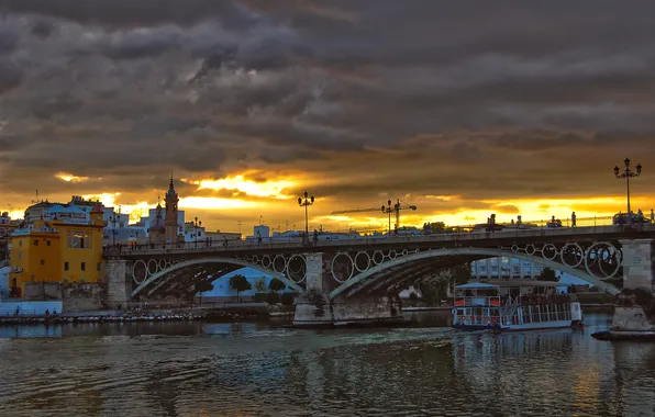 Тучи, мост, город, река