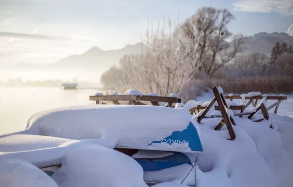 Зима, снег, озеро, лодки, утро