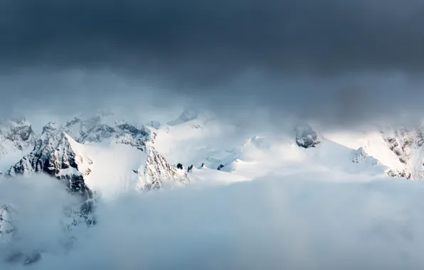 Картинка зима, снег, горы, тучи, природа, вершина