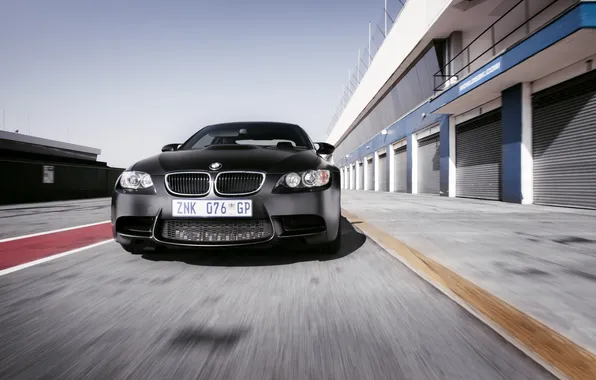 Картинка скорость, BMW, черная, доки, еdition, сoupе