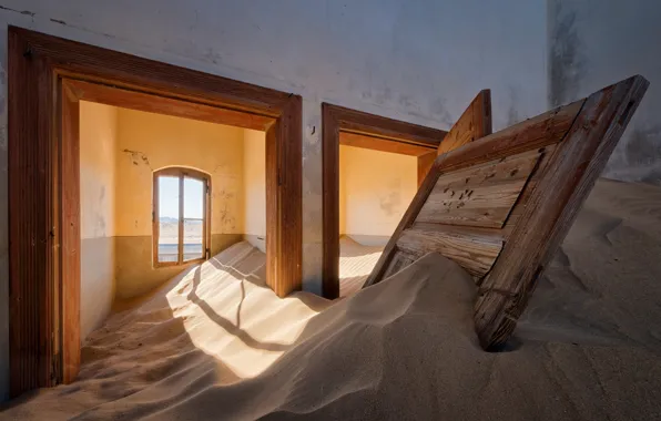 Картинка песок, дом, двери
