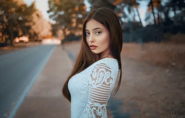 Картинка дорога, road, длинные волосы, long hair, brown eyes, большая грудь, карие глаза, очарование