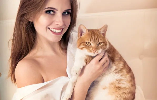 Картинка кошка, девушка, улыбка, макияж, прическа, рыжая, шатенка, красивая