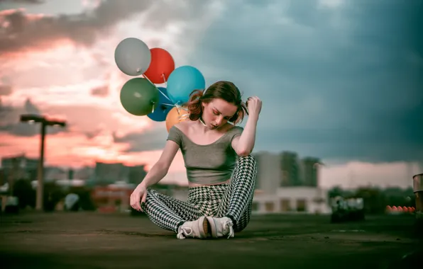 Картинка небо, девушка, шары