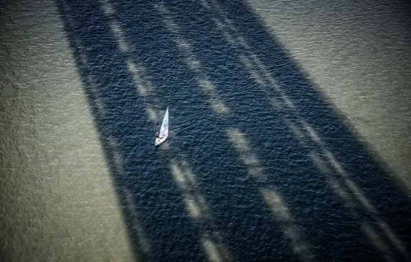 Картинка море, лодка, тень
