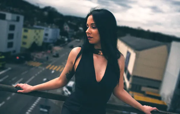 Картинка город, макияж, тату, декольте, губки