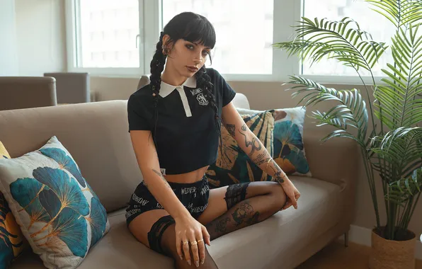 Девушка, диван, чулки, брюнетка, в черном, Wednesday, Уэнсдей, Allyblack