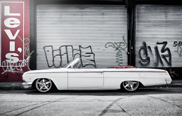 Картинка улица, граффити, Chevrolet, белая, white, кабриолет, шевроле, Impala