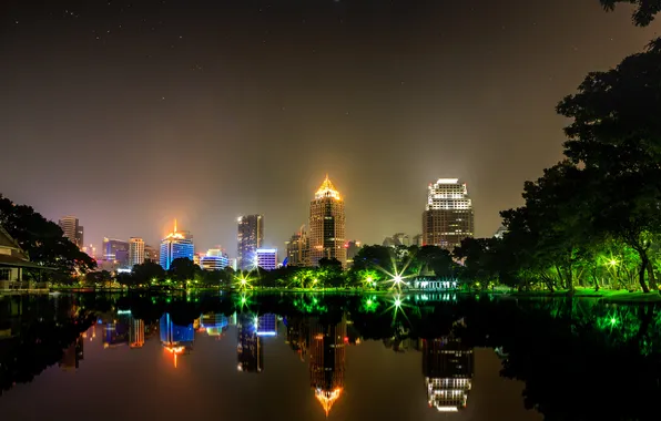 Картинка звезды, деревья, ночь, город, огни, пруд, здания, Bangkok
