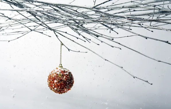 Картинка снег, новый год, ветка, ёлочный шар