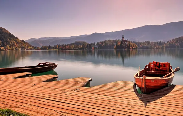 Картинка пейзаж, горы, природа, озеро, лодки, причал, леса, Словения
