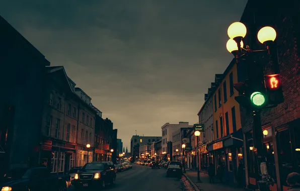 Картинка люди, улица, Канада, фонари, автомобили, Ньюфаундленд и Лабрадор, серые облака, в центре города