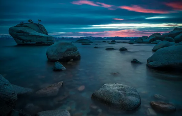 Картинка природа, скала, озеро, камни, рассвет, сумерки, Lake Tahoe, Bonsai Rock