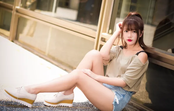 Картинка лето, девушка, лицо, ножки, сидит