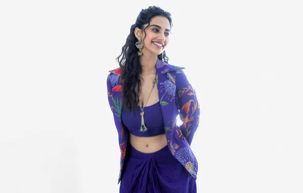 Girl, sexy, pretty, sweet, Meenaakshi Chaudhary