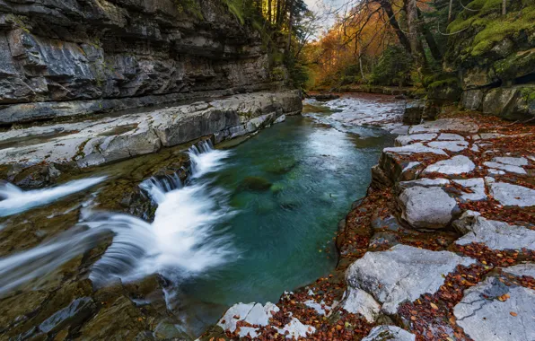 Осень, лес, скалы, берег, листва, водопад, поток, краски осени