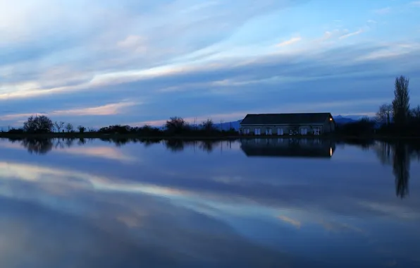 Картинка озеро, отражение, здание, вечер