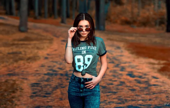 Девушка, джинсы, очки, футболка, Aleksandr Suhar, Ксения Сироткина