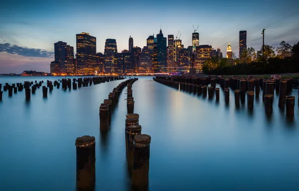 Картинка город, река, берег, вечер, New York, сваи, USА, Tulton Ferry