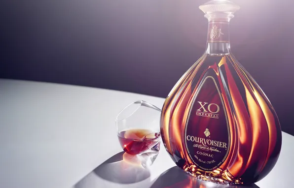 Свет, бокал, бутылка, коньяк, cognac, Courvoisier, Курвуазье