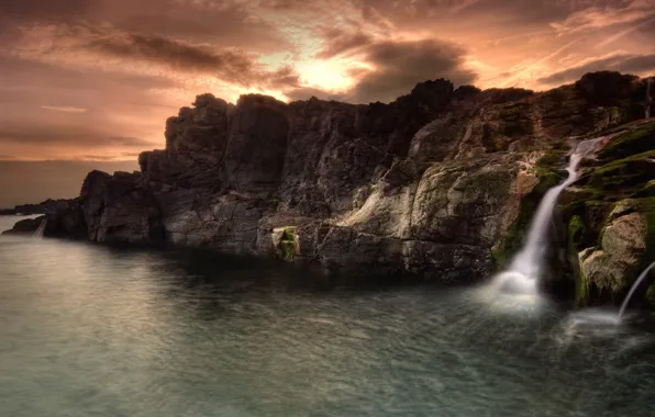 Картинка скалы, водопад