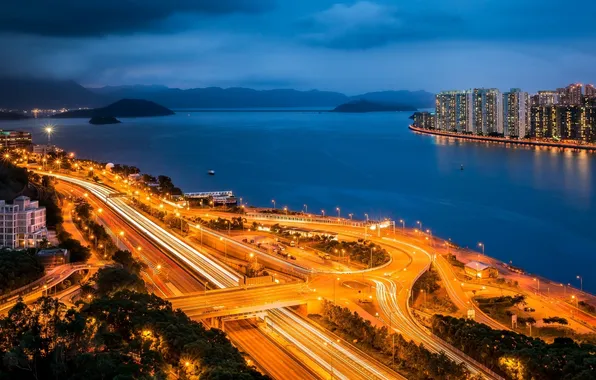 Картинка море, небо, деревья, тучи, огни, дороги, Гонконг, небоскребы