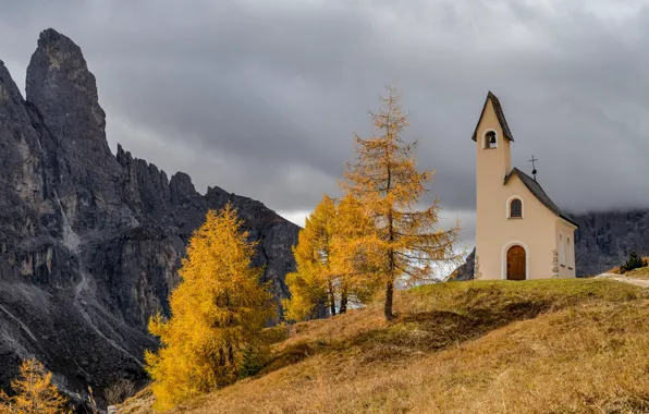 Картинка осень, пейзаж, горы, тучи, природа, Италия, церковь, Доломиты