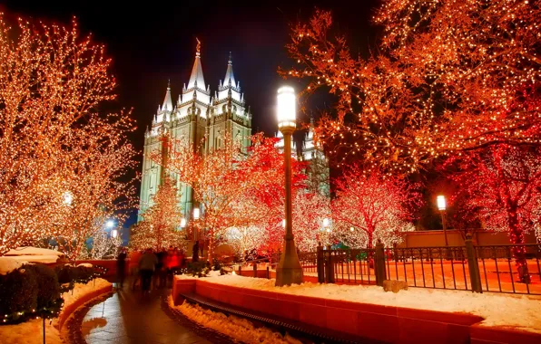 Картинка зима, снег, деревья, ночь, огни, праздник, башня