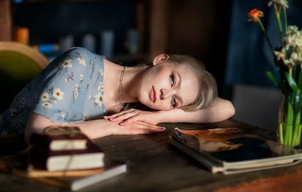 Взгляд, девушка, лицо, настроение, руки, книга, журнал, Анастасия Бармина