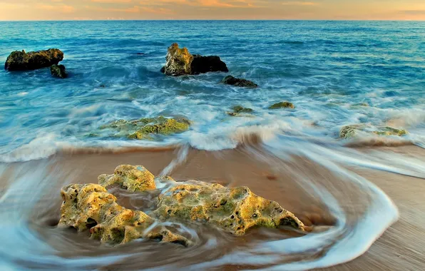 Картинка песок, море, волны, камни, фото