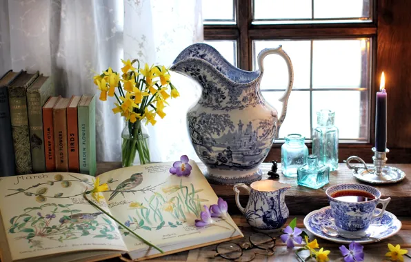 Цветы, чай, книги, свеча, окно, очки, чашка, бутылки