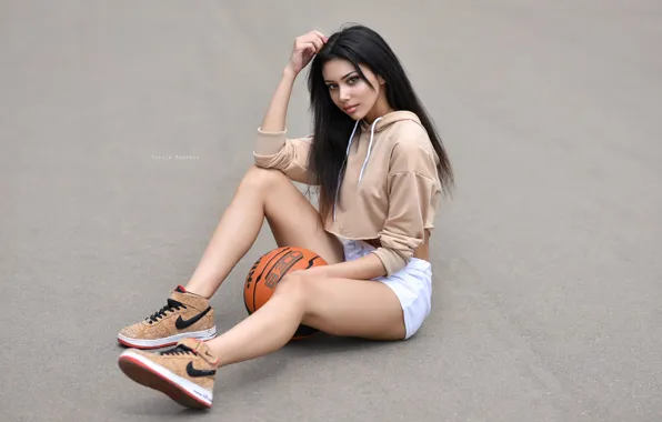 Картинка девушка, мяч, брюнетка, площадка, баскетбольный, Maksim Romanov, Кира Петрова