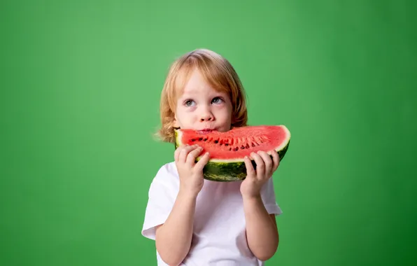 Взгляд, зеленый фон, look, little boy, blonde hair, маленький мальчик, green background, долька арбуза