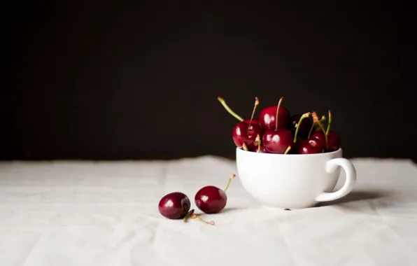 Картинка вишня, ягоды, стол, чашка, белая, черешня