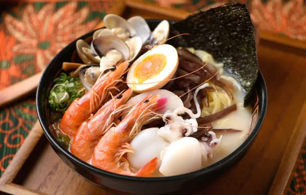 Яйцо, креветки, морепродукты, кальмары, моллюски