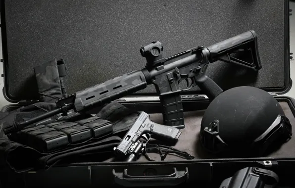 Пистолет, оружие, фон, чемодан, каска, Glock, штурмовая винтовка