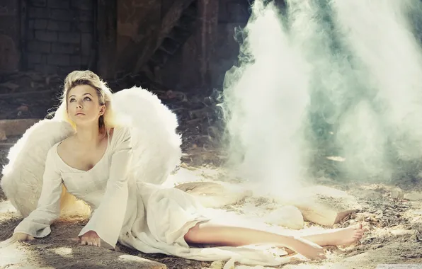 Девушка, ангел, упавшая с небес, girl with angel wings