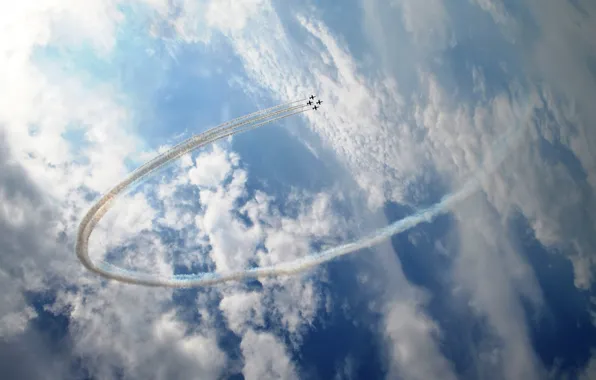Картинка небо, облака, кольцо, самолеты, истребители, пилотаж