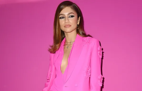 Взгляд, поза, актриса, певица, hair, фотомодель, танцовщица, Zendaya Coleman