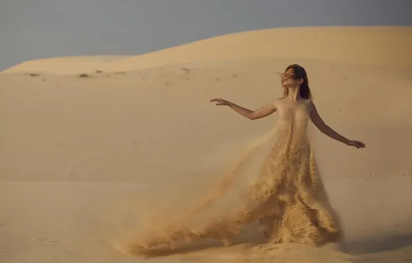 Девушка, поза, пустыня, photo by Katerina Plotnikova, платье из песка