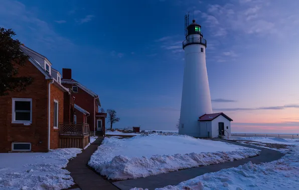 Картинка зима, снег, маяк, USA, США, Michigan State, дом, тропинки