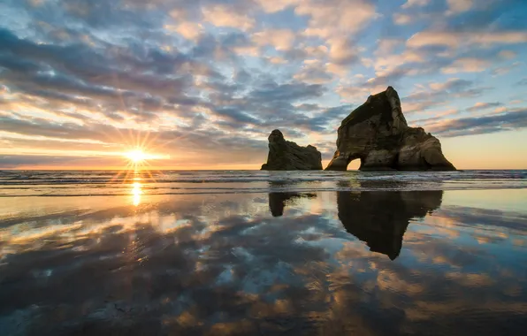 Картинка отражение, восход, скалы, Новая Зеландия, New Zealand, Тасманово море, Tasman Sea, Wharariki Beach