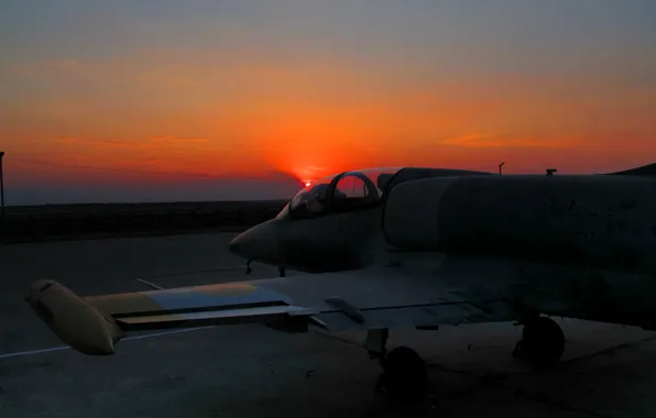 Закат, самолёт, Л-39, на аэродроме