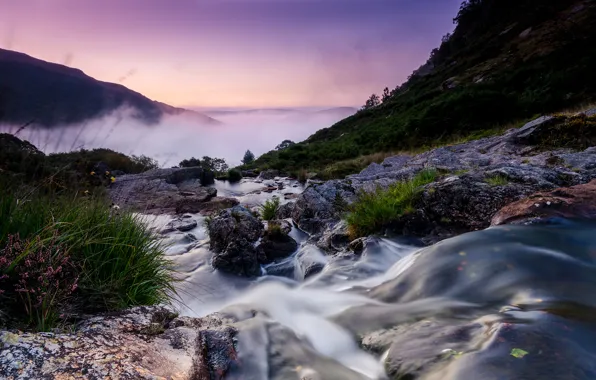 Картинка пейзаж, горы, туман, река, камни, поток, утро, Великобритания