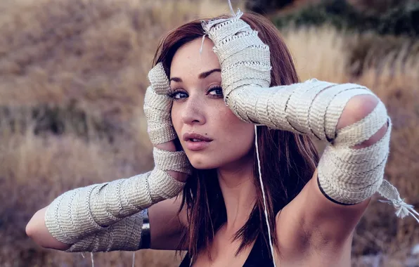 Девушка, лицо, пирсинг, бинты, Sierra Love, ямочка
