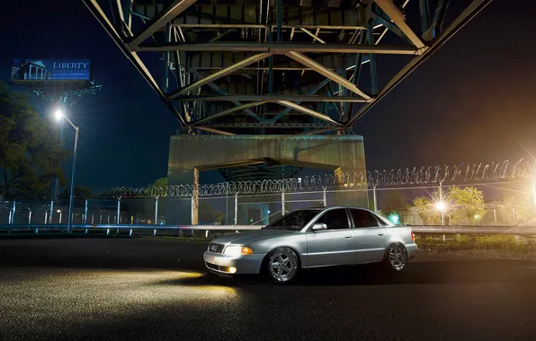 Картинка ночь, мост, Audi, ауди, серебристая